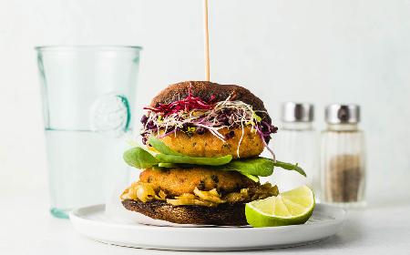 Boskie burgery z ciecierzycy i pieczarek