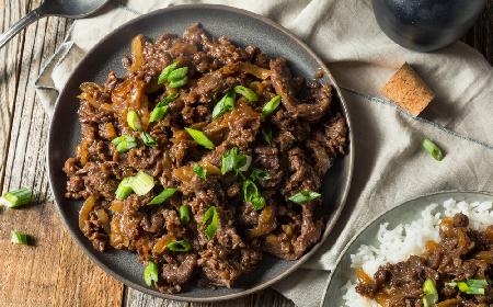 Fenomenalne BULGOGI: przepis na wołowinę po koreańsku z patelni