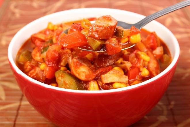 Bigos z cukinii: prosty przepis na szybkie danie z cukinii